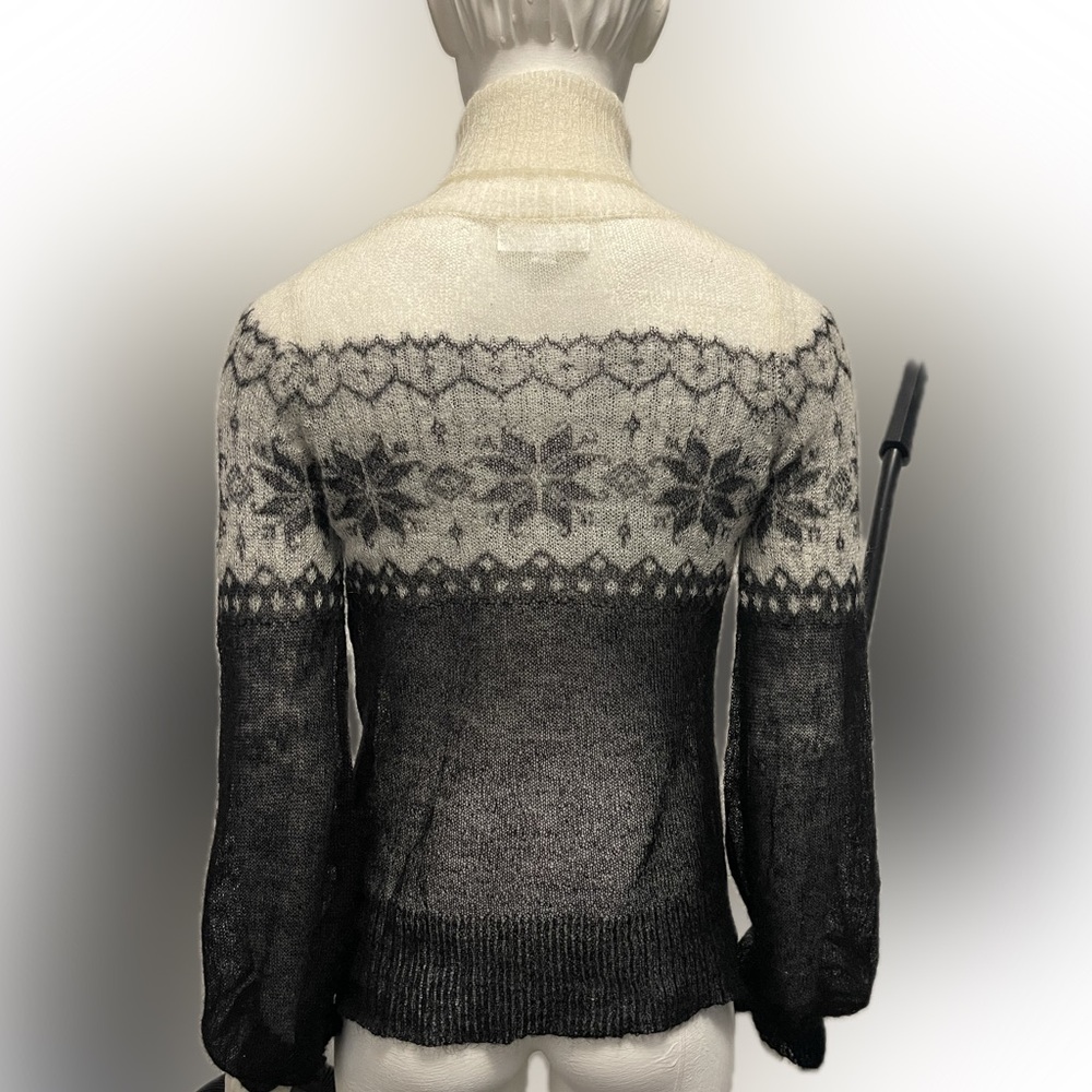 Fine gauge mohair wool blend sweater . - Picture 9 of 12